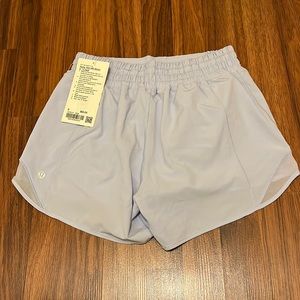 Lululemon Hotty Hot High Rise short 4” lined size 6, Lilac color